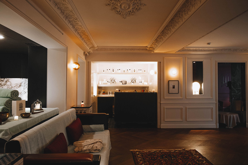 LES BAINS — photo 23