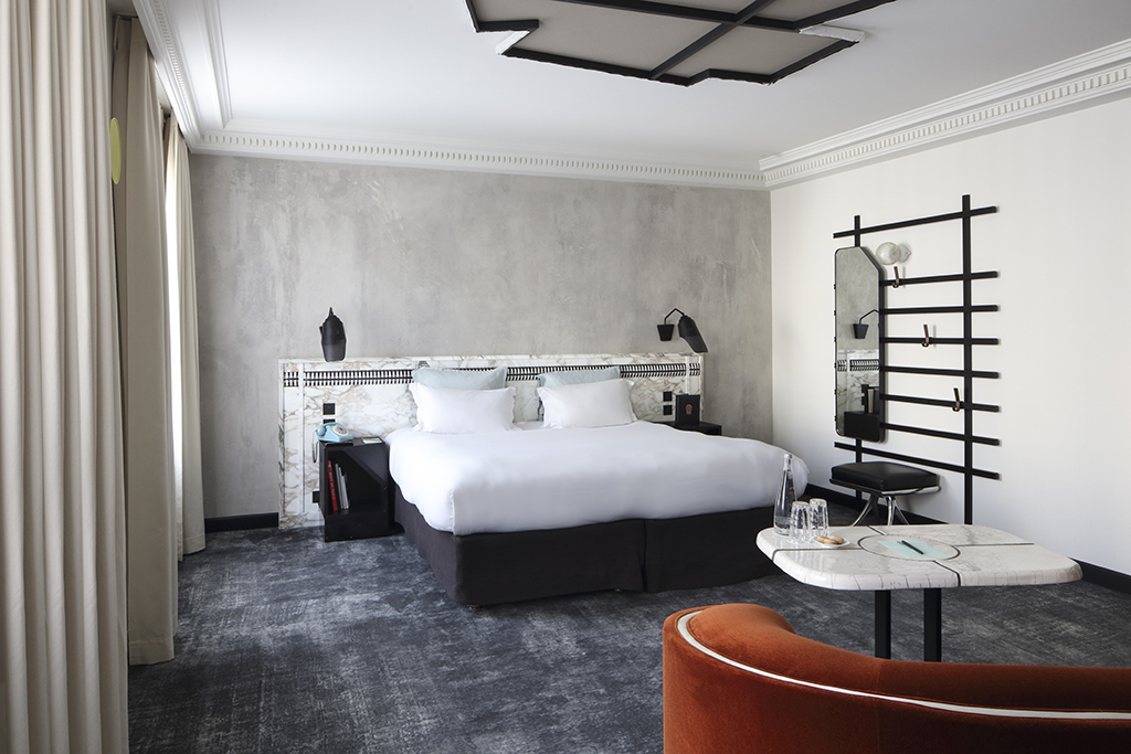 LES BAINS — photo 17