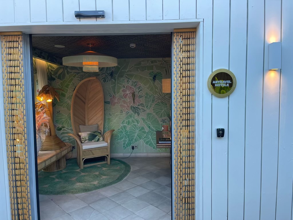 TROPICAL — photo 6