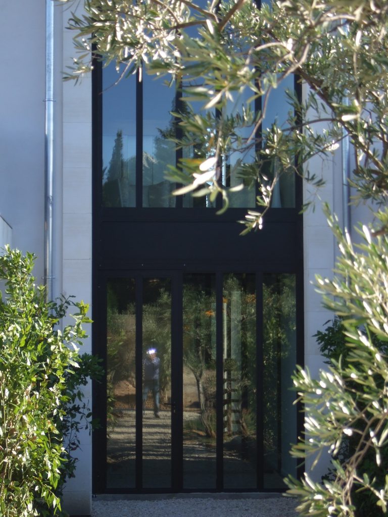 B DESIGN — photo 3
