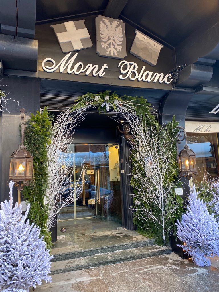HÔTEL MONT-BLANC — photo 1