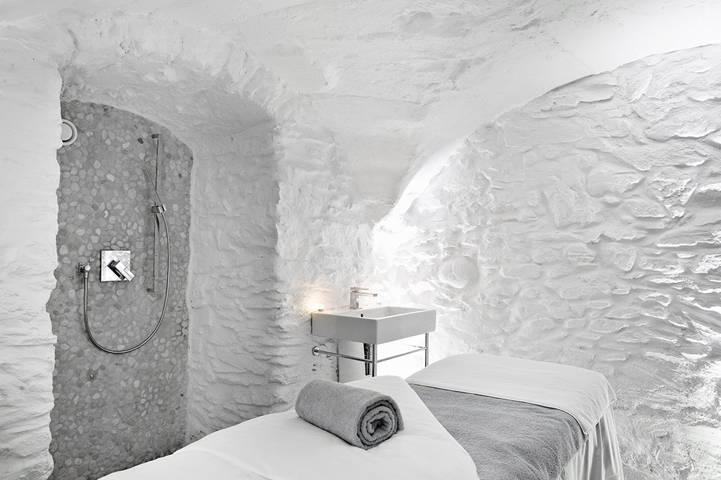 HÔTEL MONT-BLANC — photo 16