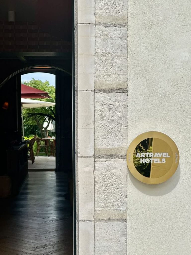 HÔTEL DE SILHOUETTE — photo 2